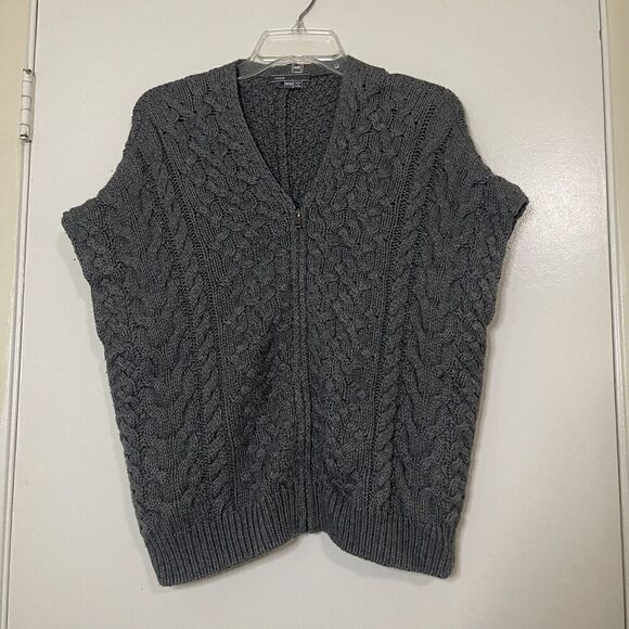 VINCE. gray crochet cable knit sweater full zip poncho vest size medium - Picture 1 of 6